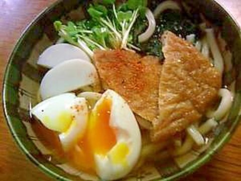 休日たまご－具沢山のよくばりきつねうどん